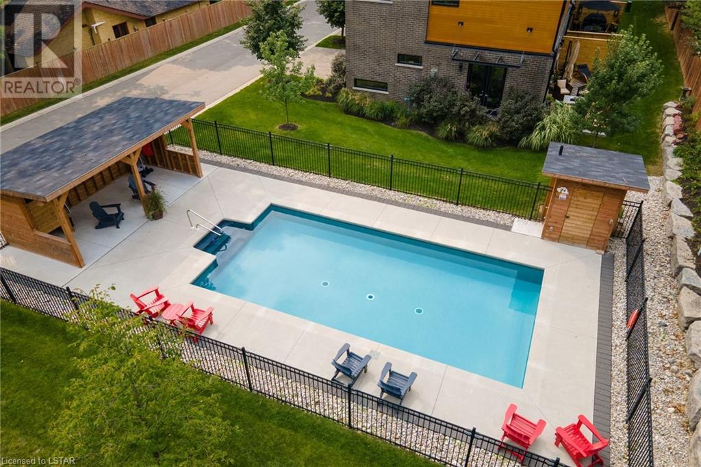 433 HYDE PARK Road Unit# 8