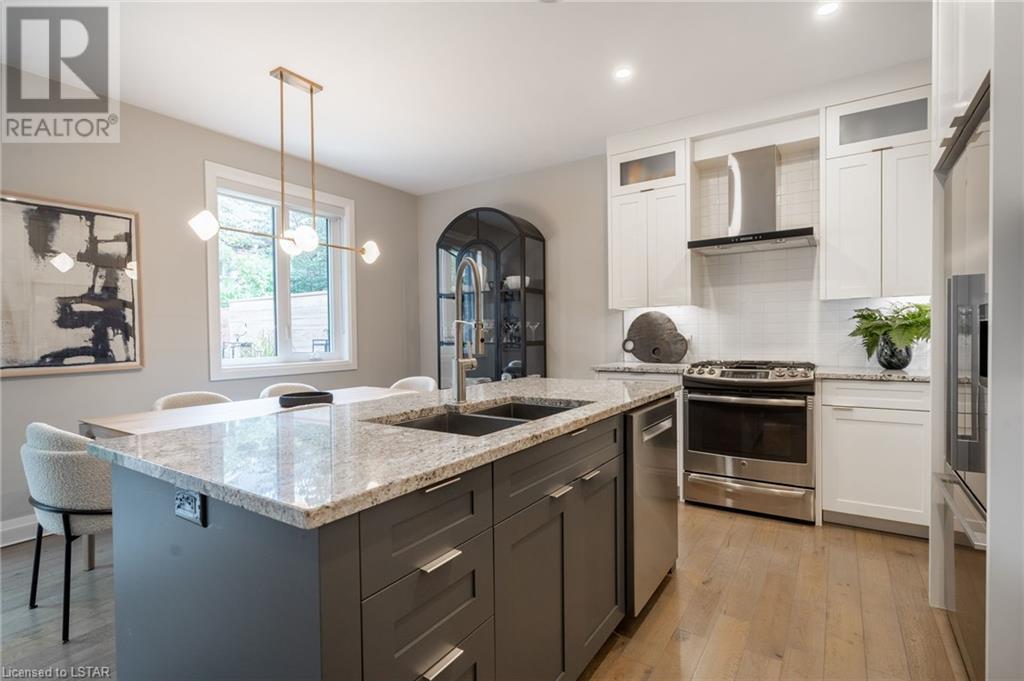 433 HYDE PARK Road Unit# 8