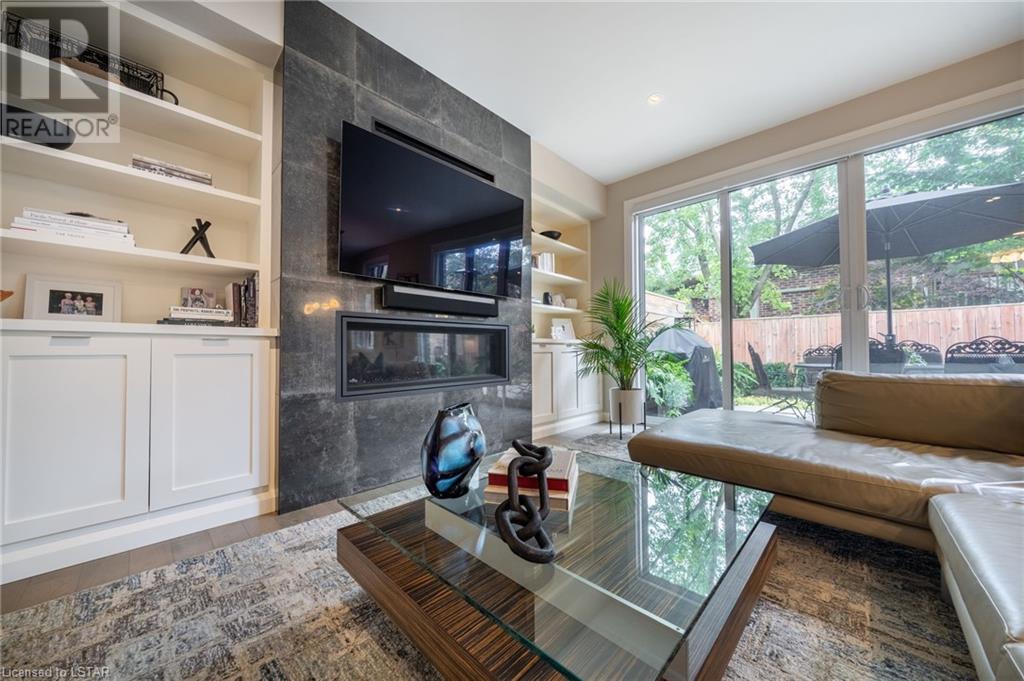 433 HYDE PARK Road Unit# 8