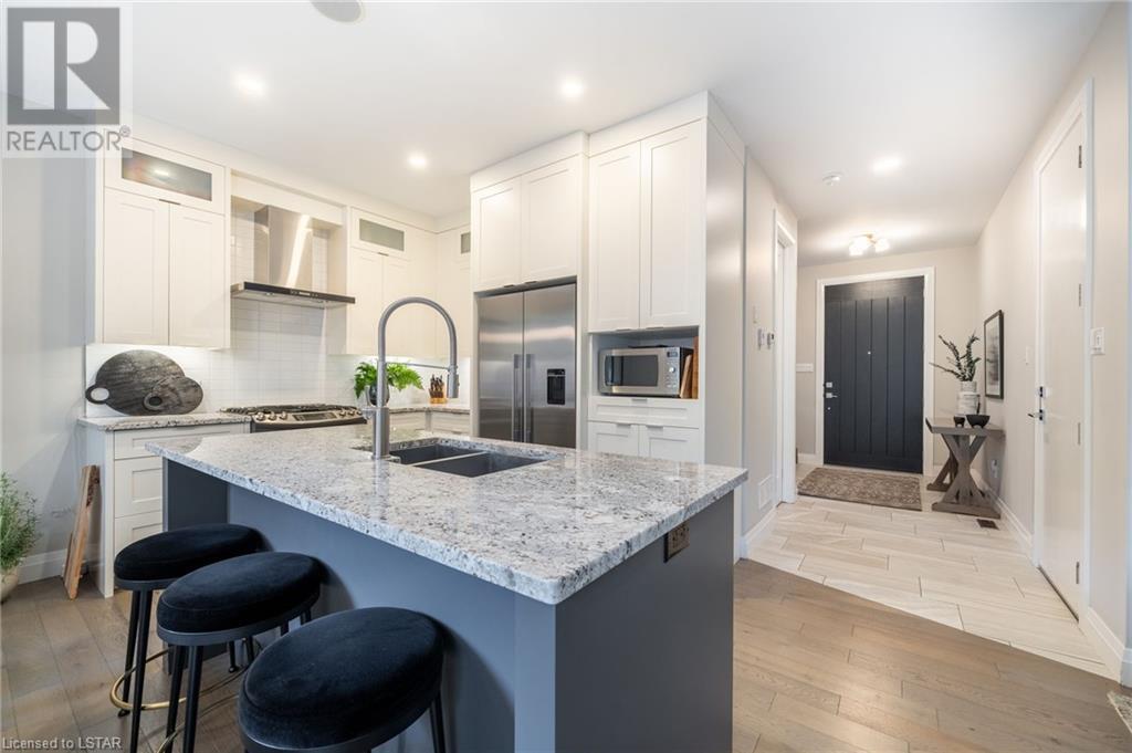 433 HYDE PARK Road Unit# 8