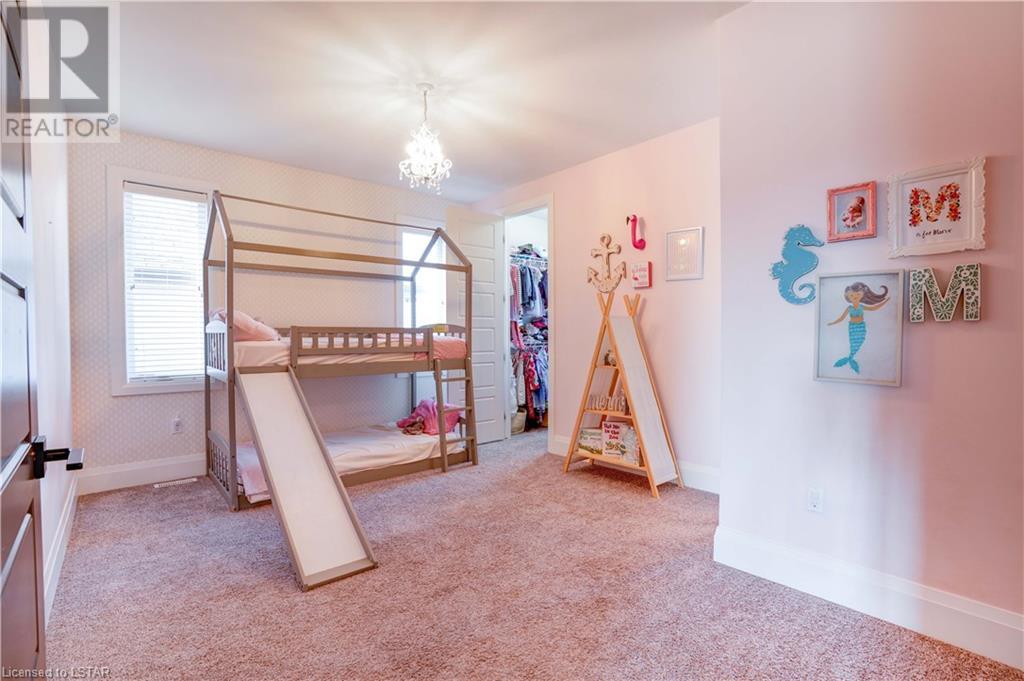 1095 RIVERBEND Road