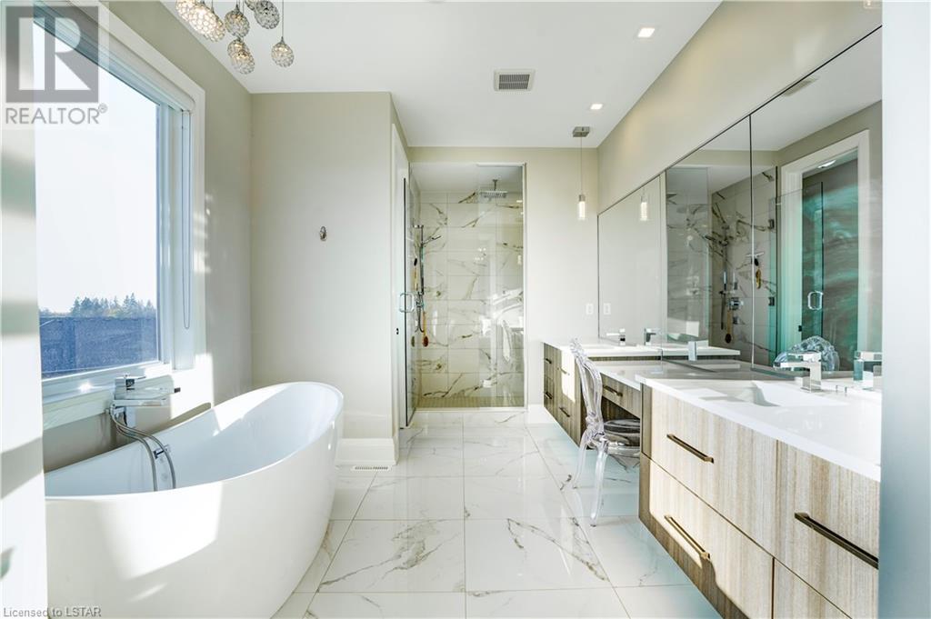 1095 RIVERBEND Road