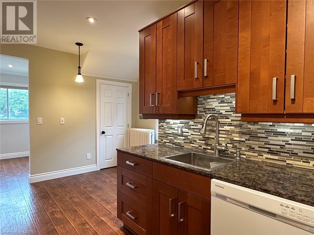 20 CAMERON Street N Unit# 2