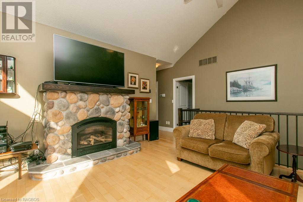 126 SUNSET Boulevard