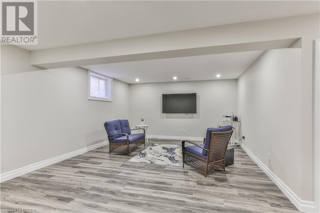 25 CURREN Crescent