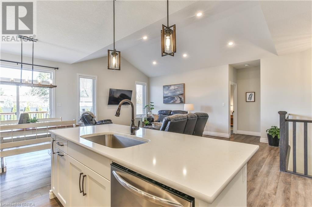 25 CURREN Crescent