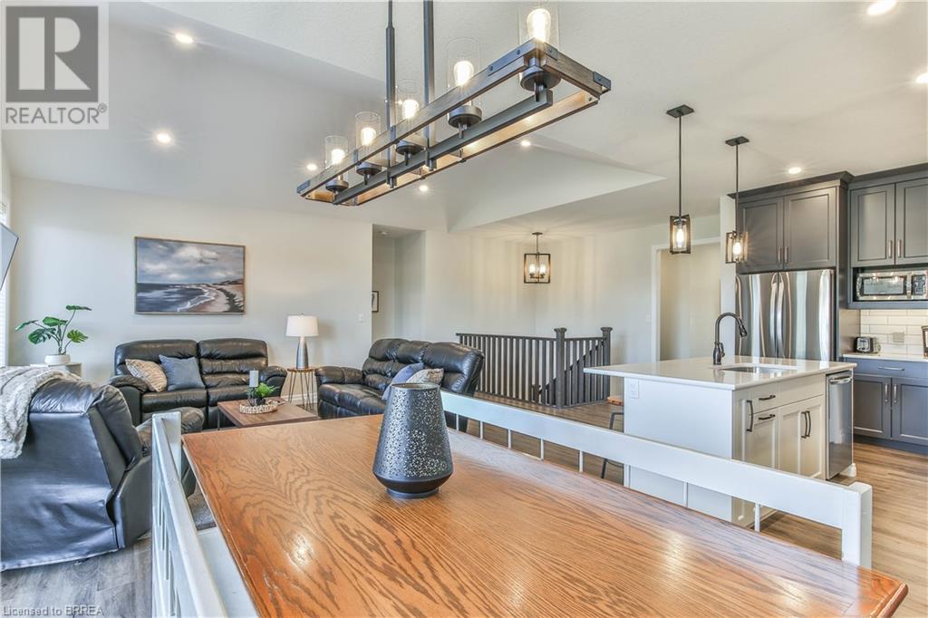 25 CURREN Crescent