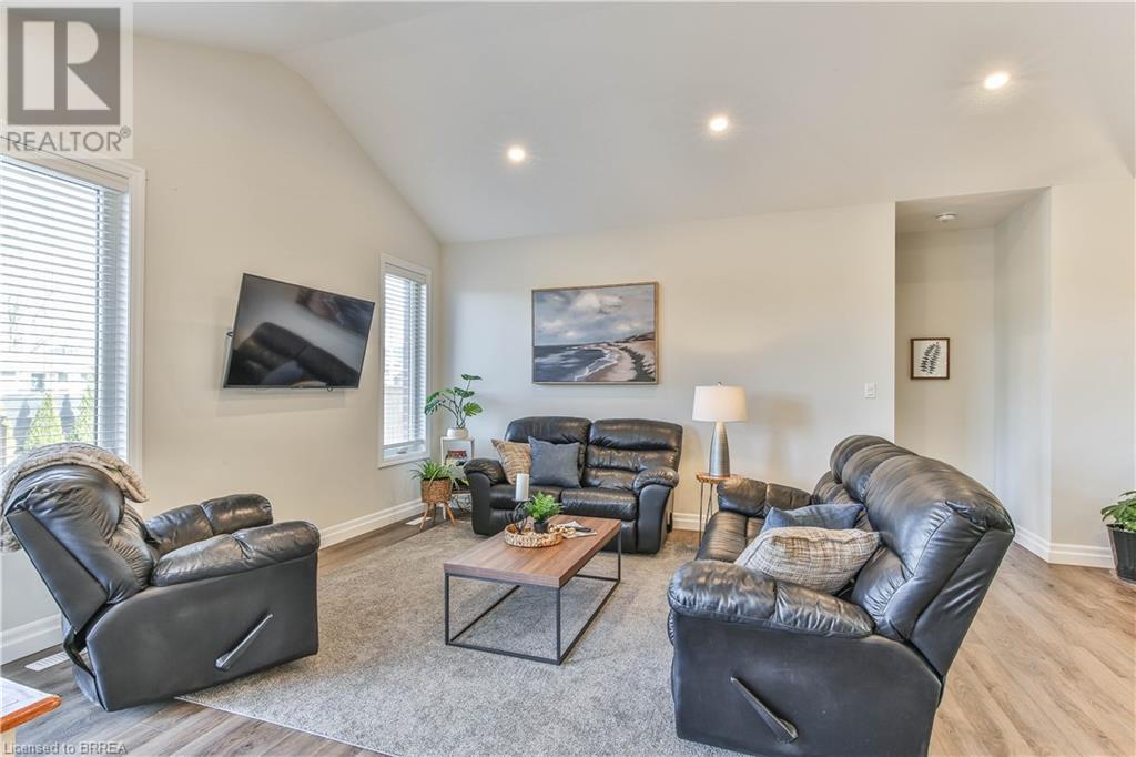 25 CURREN Crescent