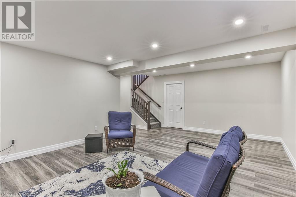25 CURREN Crescent
