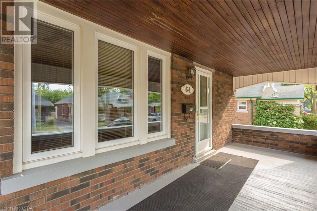 64 BEATTIE Avenue