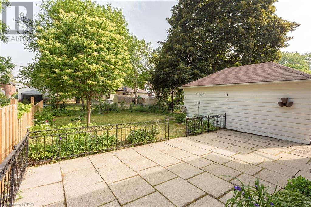 64 BEATTIE Avenue