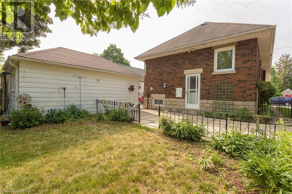 64 BEATTIE Avenue