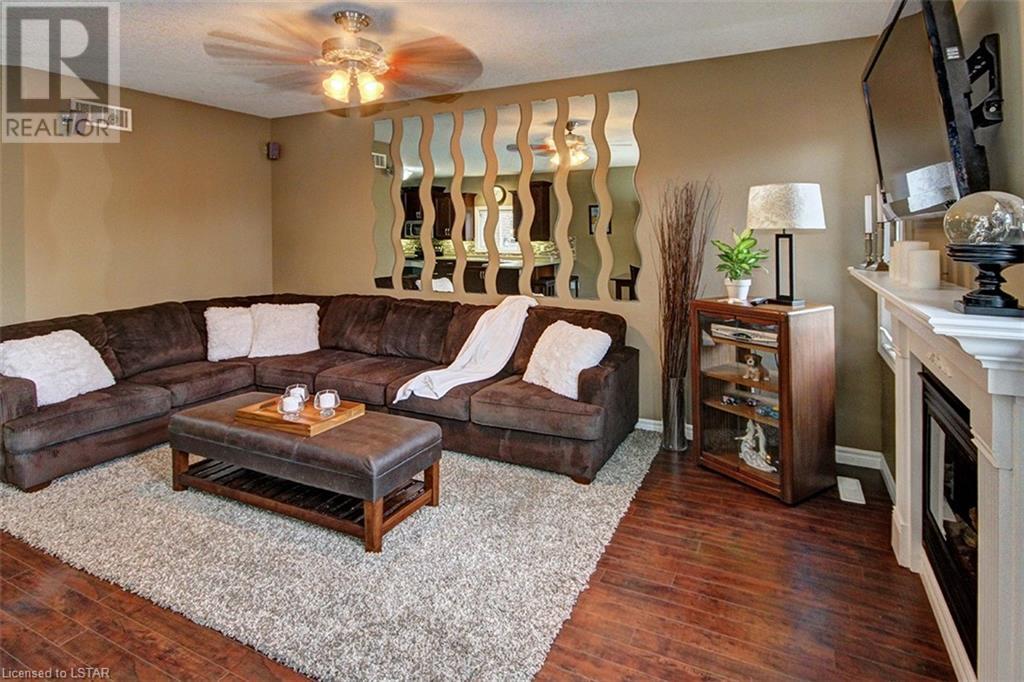 1152 OAKCROSSING Road Unit# MAIN
