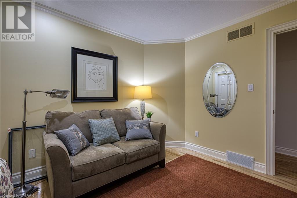 482 DUFFERIN Avenue