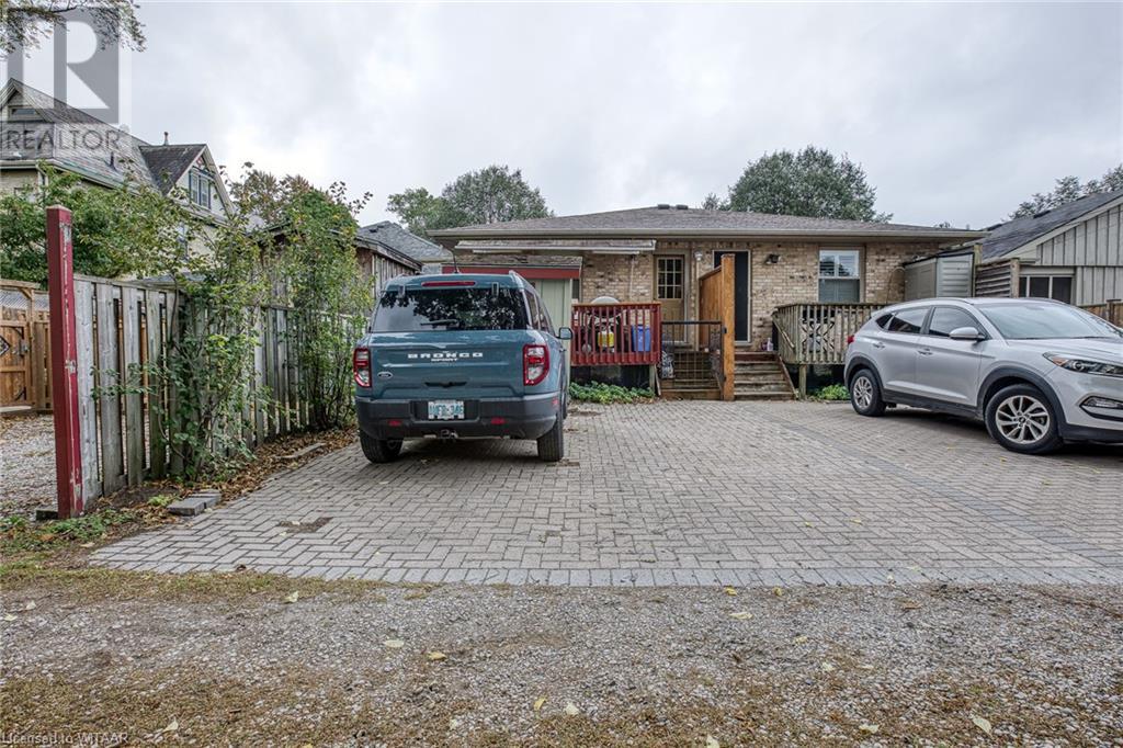 482 DUFFERIN Avenue