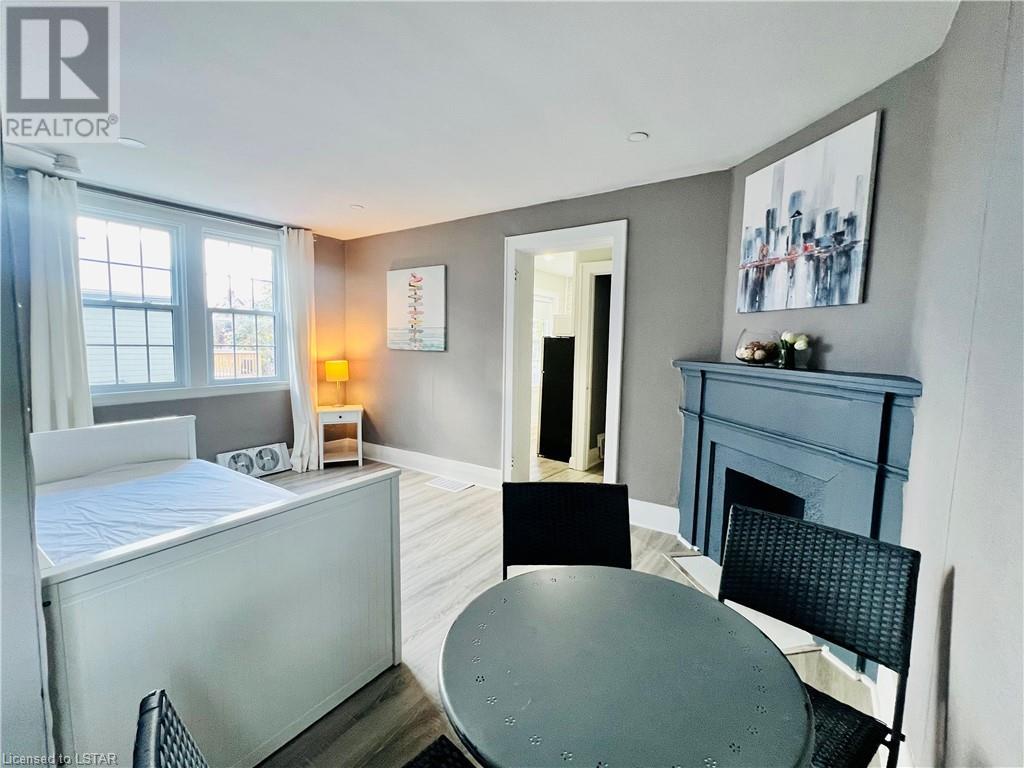 389 DUFFERIN Avenue Unit# 4