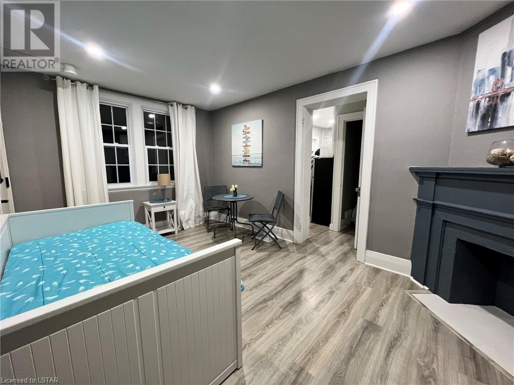 389 DUFFERIN Avenue Unit# 4