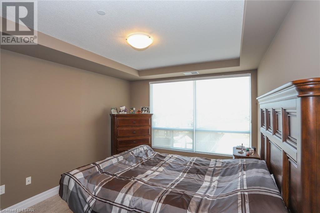 240 VILLAGE WALK Boulevard Unit# 714