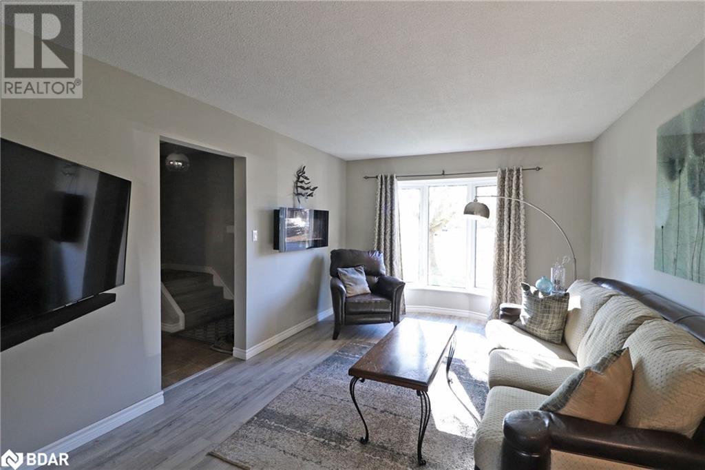 41 BRONTE Crescent