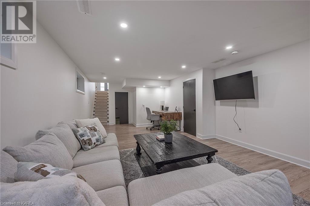 205 CLIPPER Court