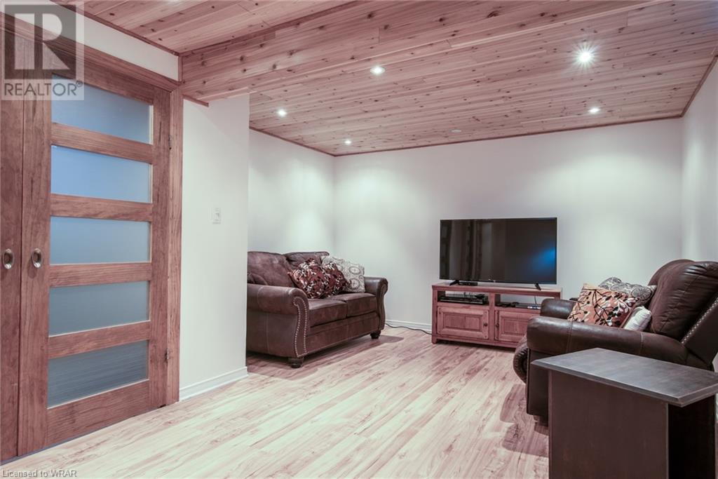 90 CHATEAU Crescent