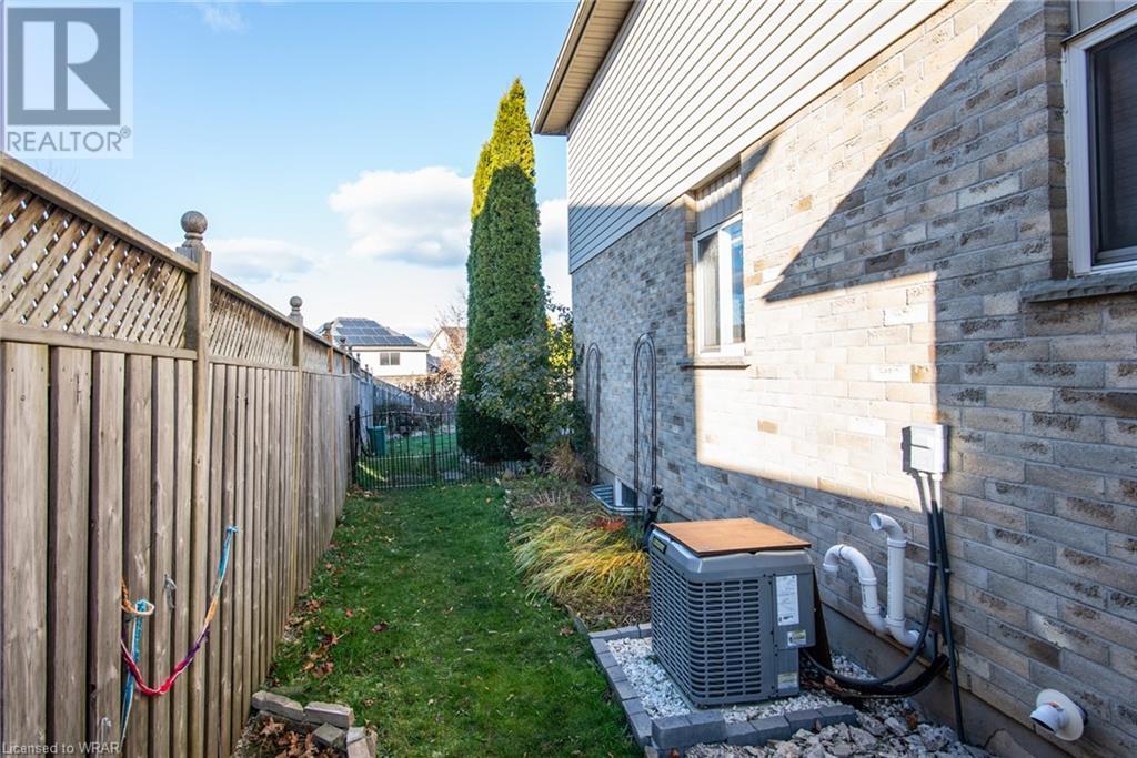 90 CHATEAU Crescent