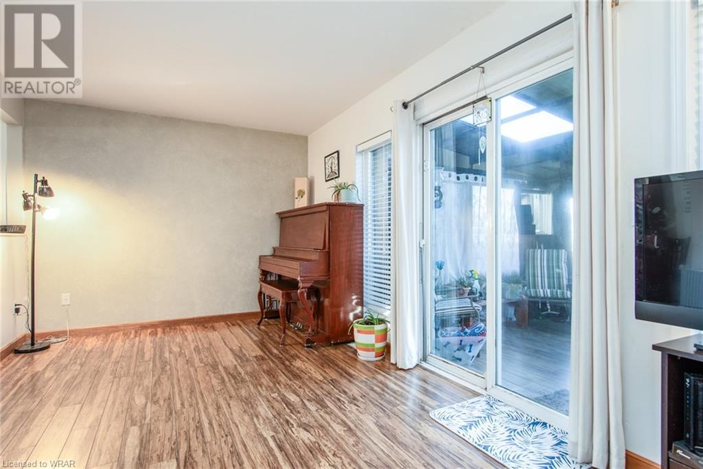 90 CHATEAU Crescent