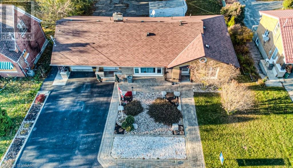 230 HIGHLAND Road W