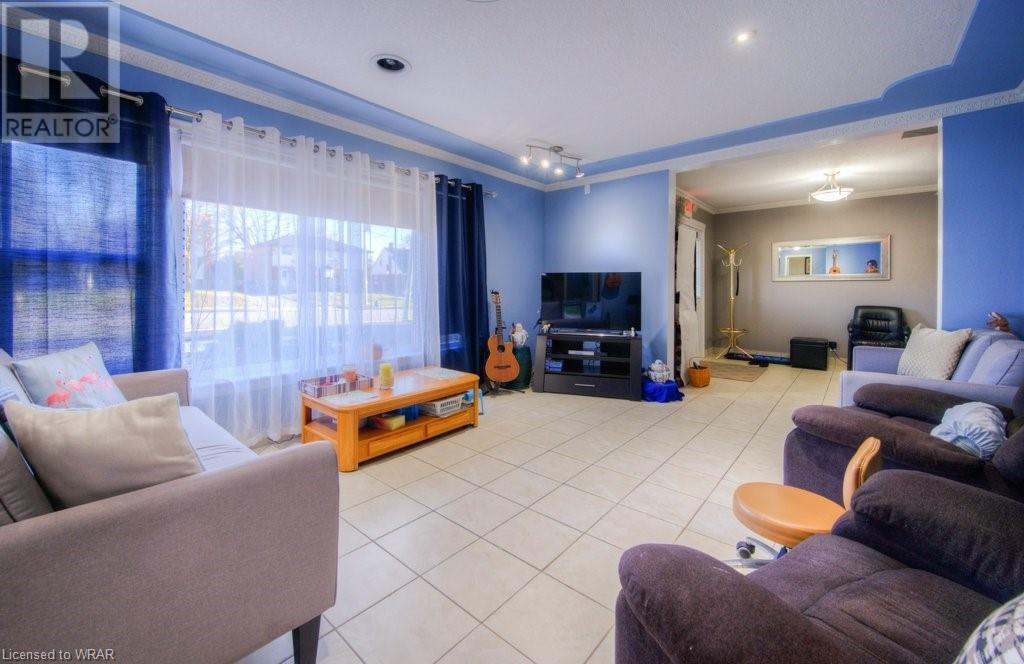 230 HIGHLAND Road W