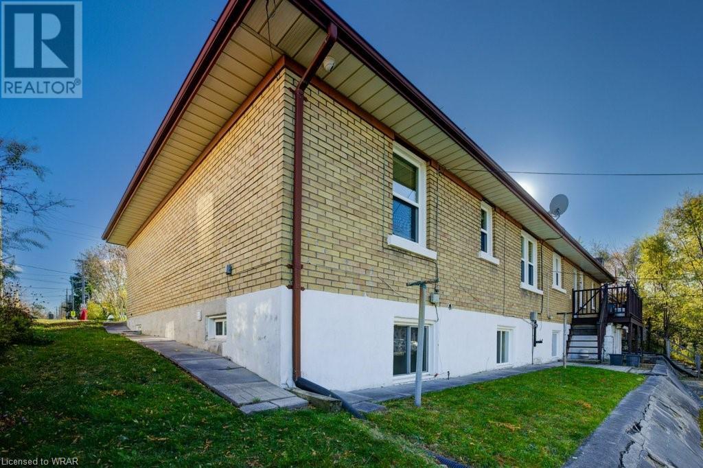 230 HIGHLAND Road W