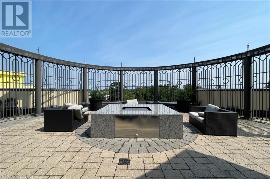 205 LAKESHORE Road W Unit# 304
