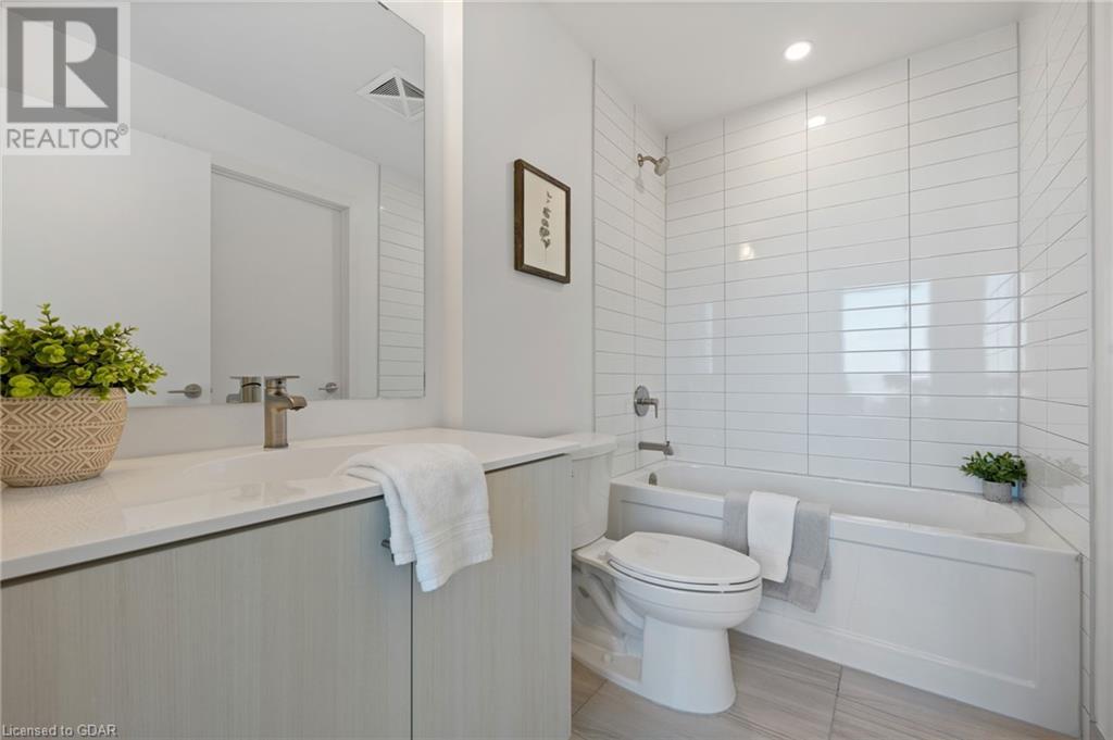 15 WELLINGTON Street S Unit# 2911