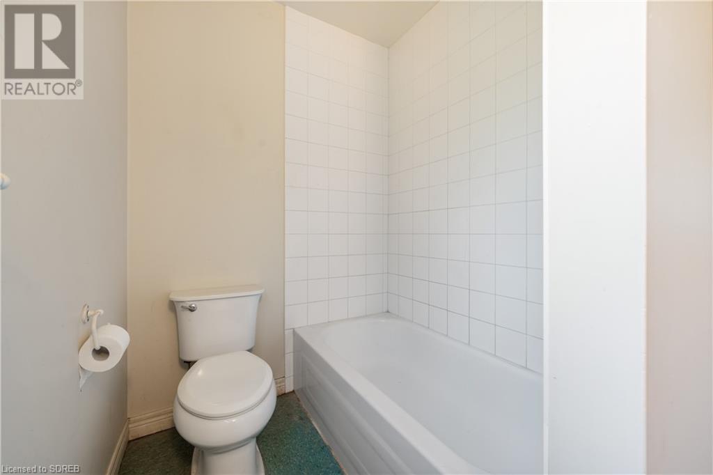 72-74 OAKWOOD Avenue