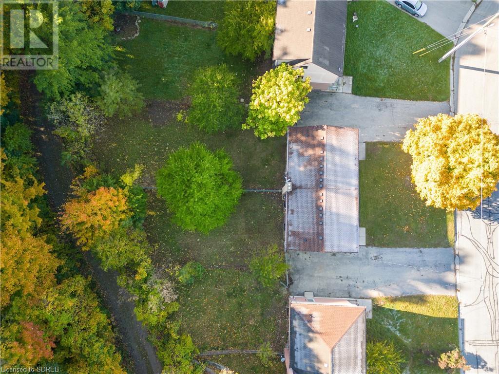 72-74 OAKWOOD Avenue