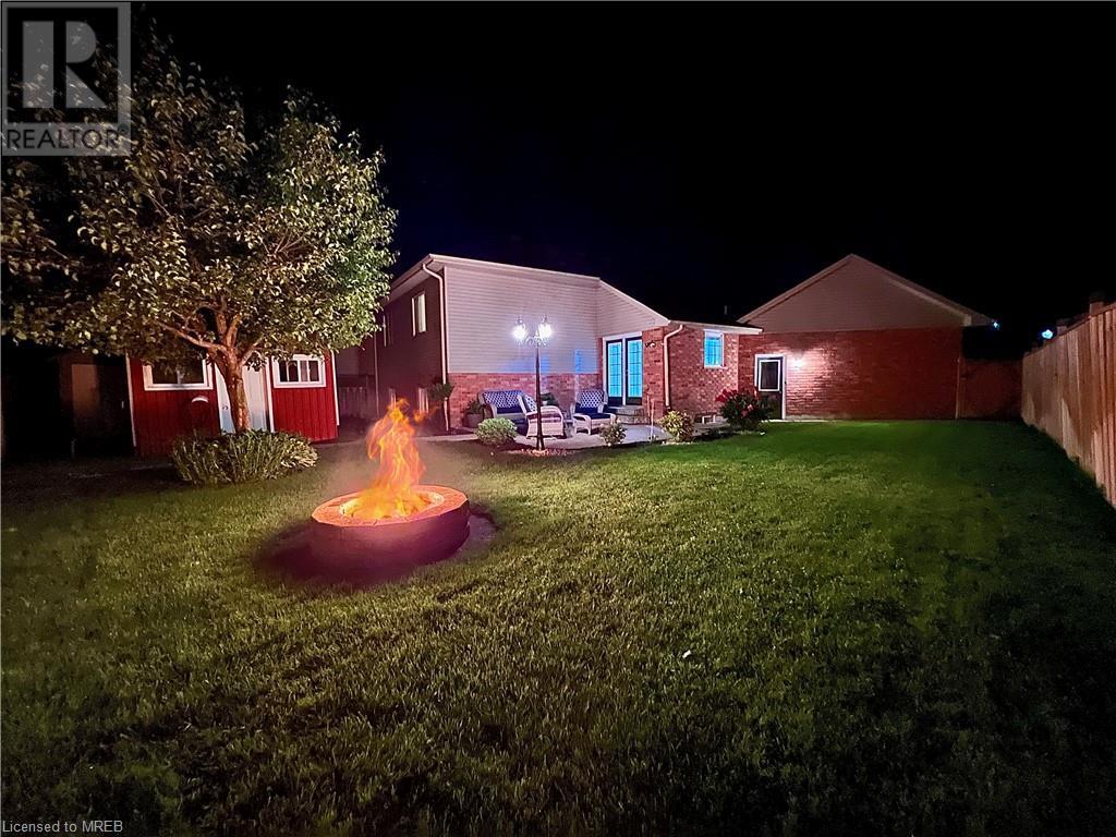 4 WARBLER WOODS Place