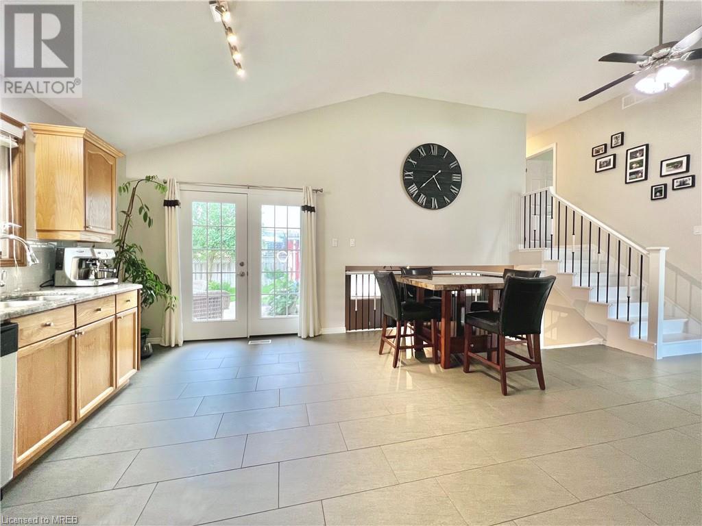 4 WARBLER WOODS Place