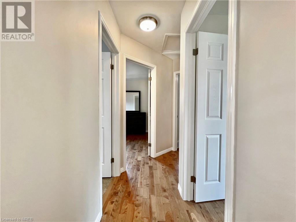 4 WARBLER WOODS Place