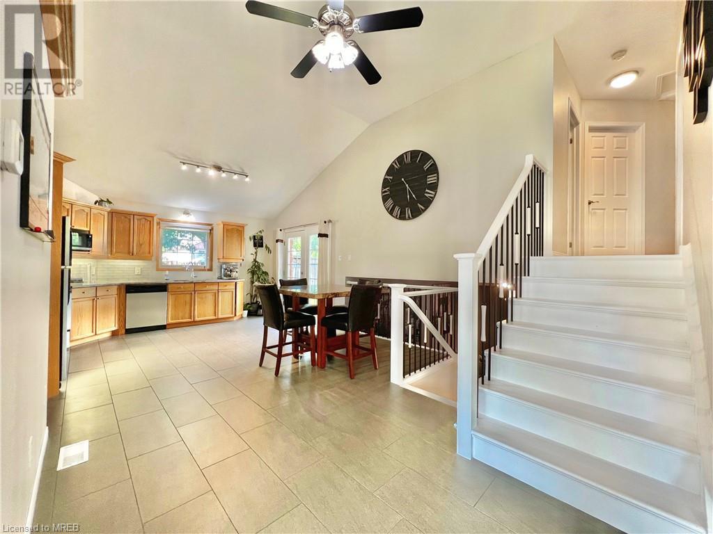 4 WARBLER WOODS Place