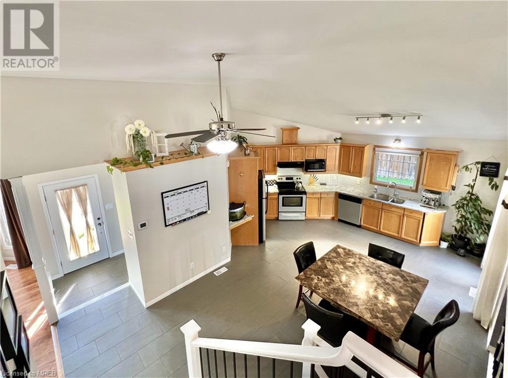 4 WARBLER WOODS Place