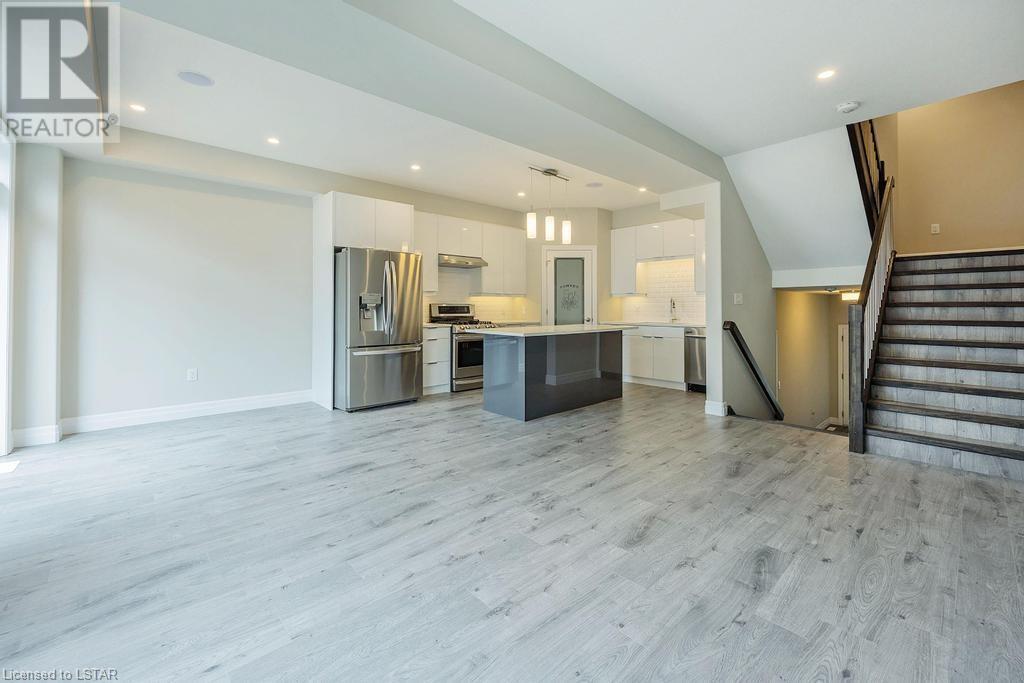 811 SARNIA Road Unit# 6