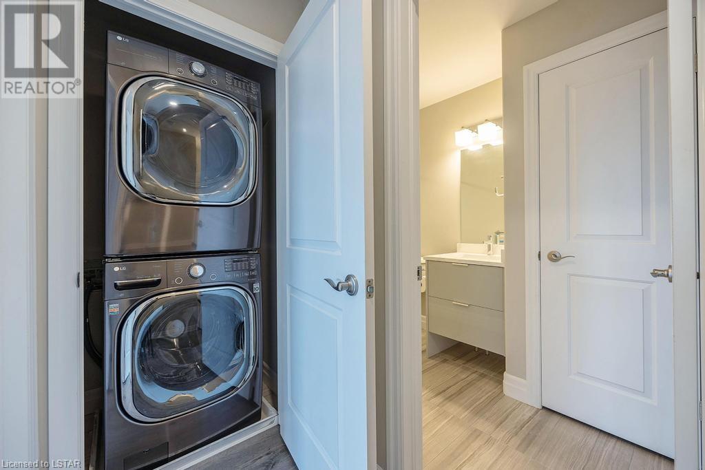 811 SARNIA Road Unit# 6