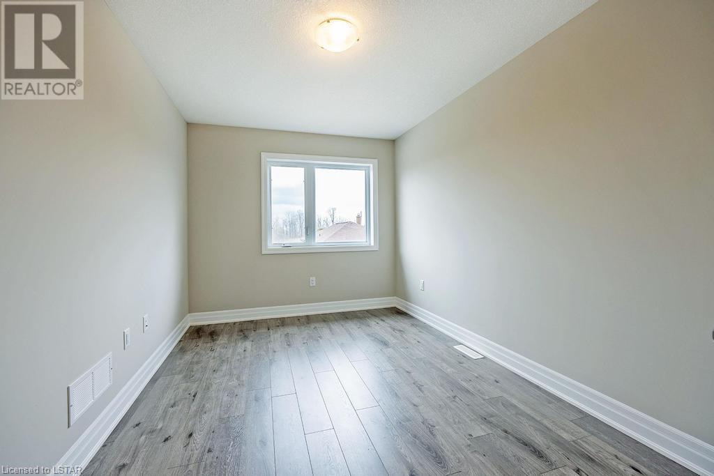 811 SARNIA Road Unit# 6
