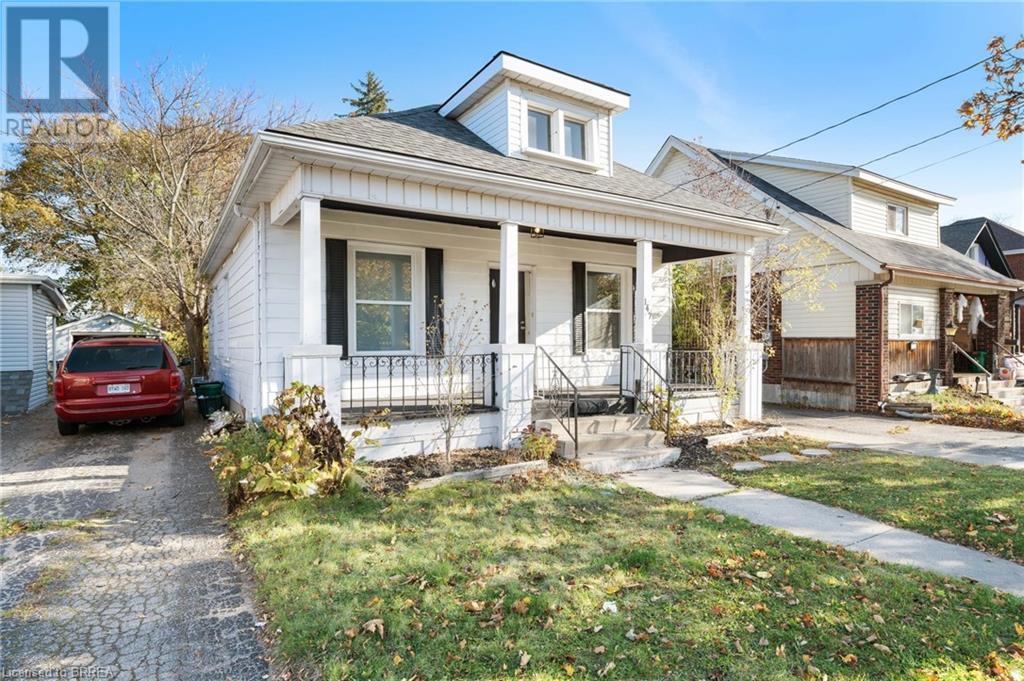 147 DUNDAS Street