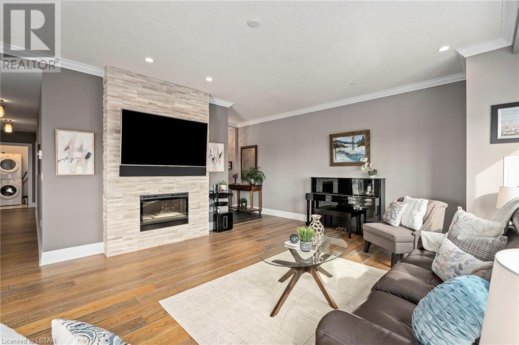 240 VILLAGEWALK Boulevard Unit# 1302