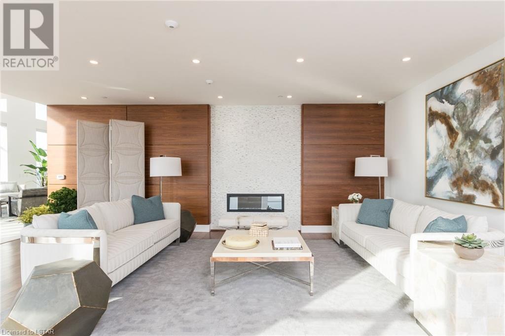 505 TALBOT Street Unit# 2702