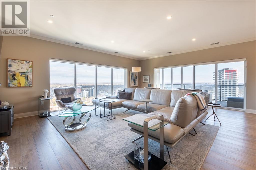 505 TALBOT Street Unit# 2702