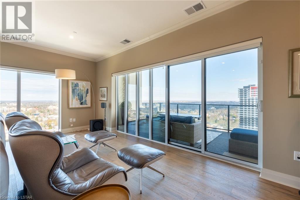505 TALBOT Street Unit# 2702