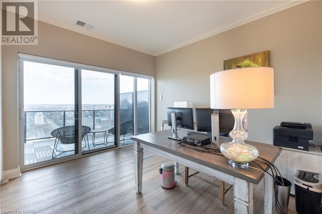 505 TALBOT Street Unit# 2702