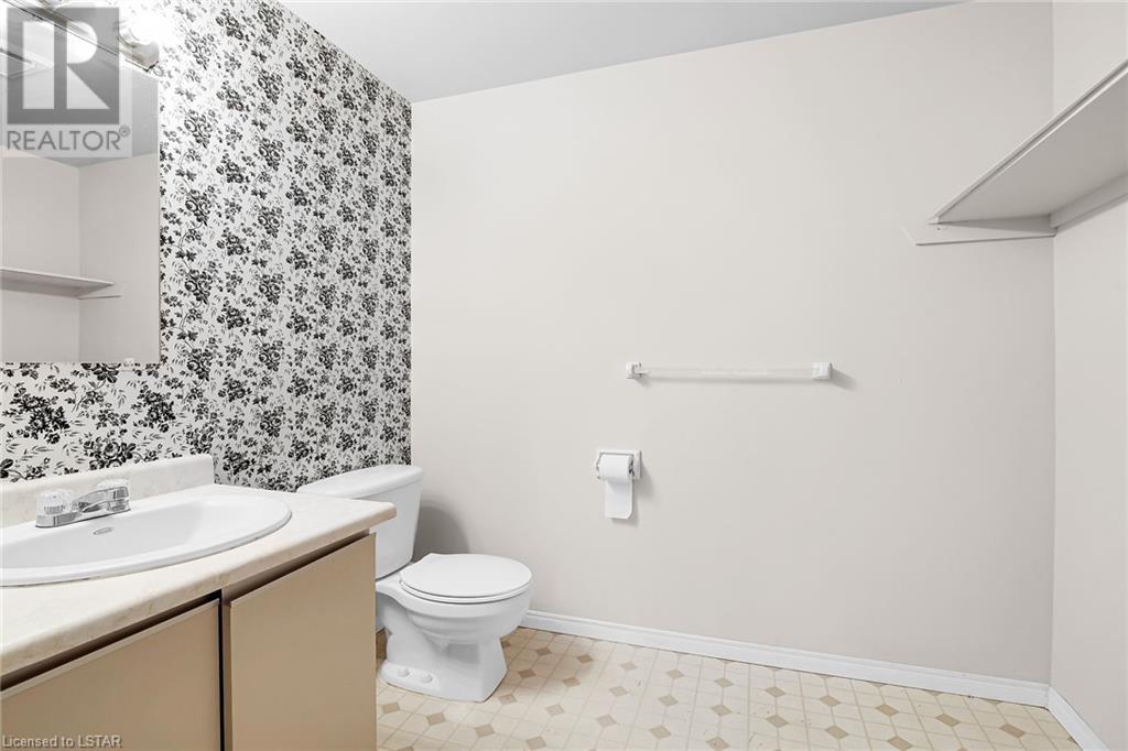 127 BELMONT Drive Unit# 909