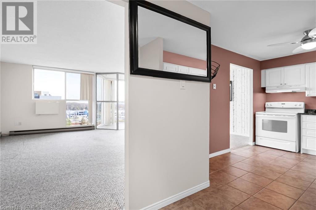 127 BELMONT Drive Unit# 909